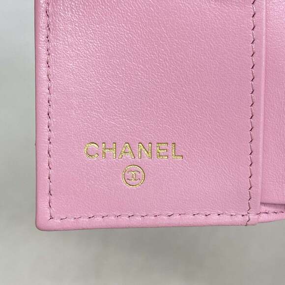 CHANEL Authentic Pink Lambskin Leather Wallet - Picture 4 of 9